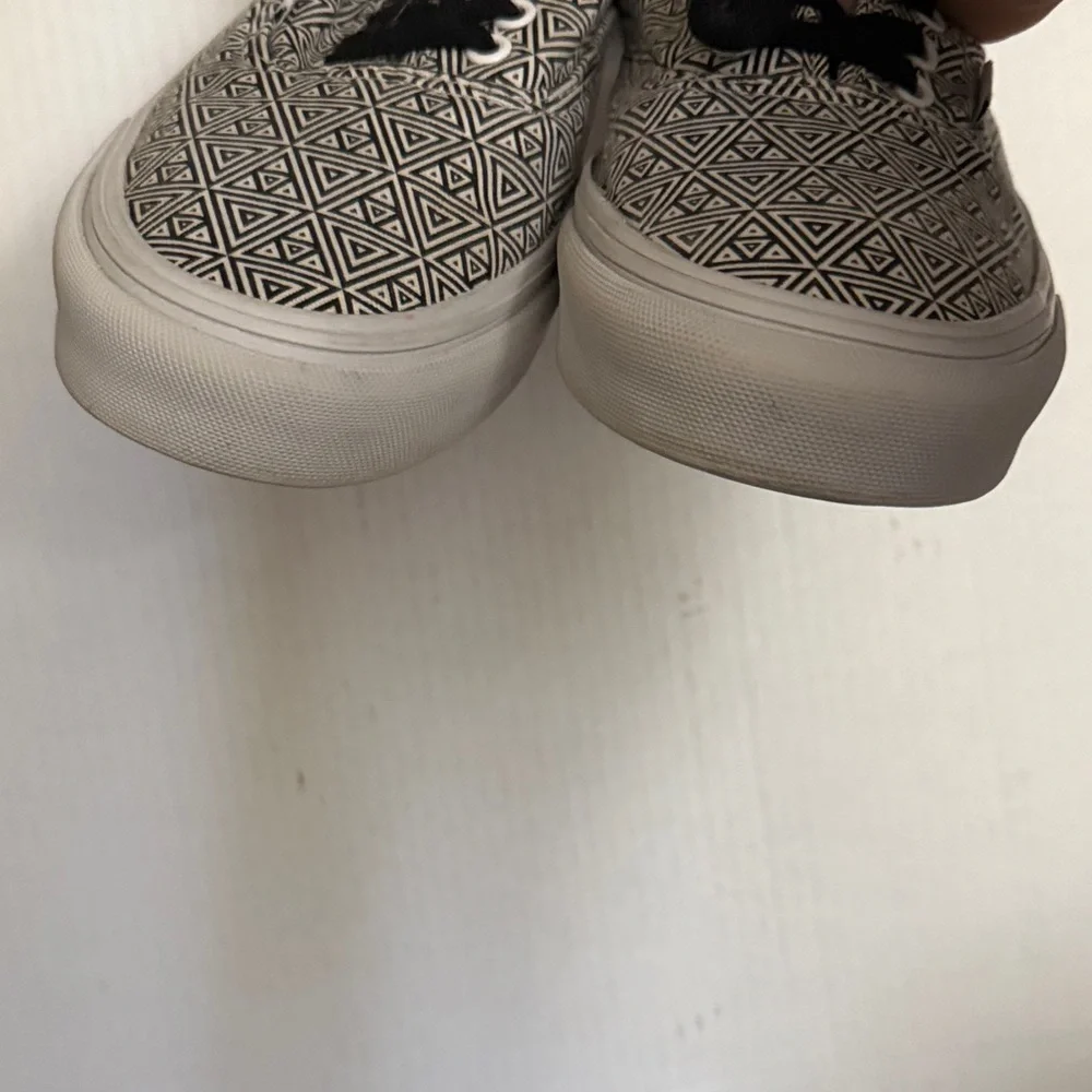 Vans sneakers featuring